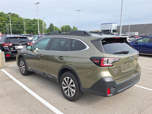 Used 2022 Subaru Outback Premium AWD/4WD image 6