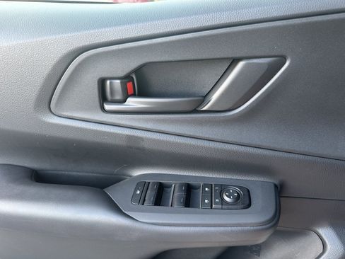 Used 2024 Toyota Prius Prime SE image 27