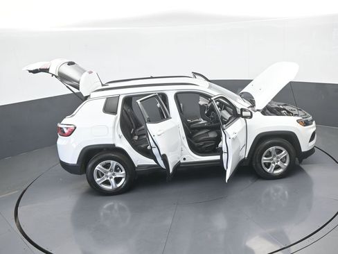Used 2023 Jeep Compass Latitude AWD/4WD image 65
