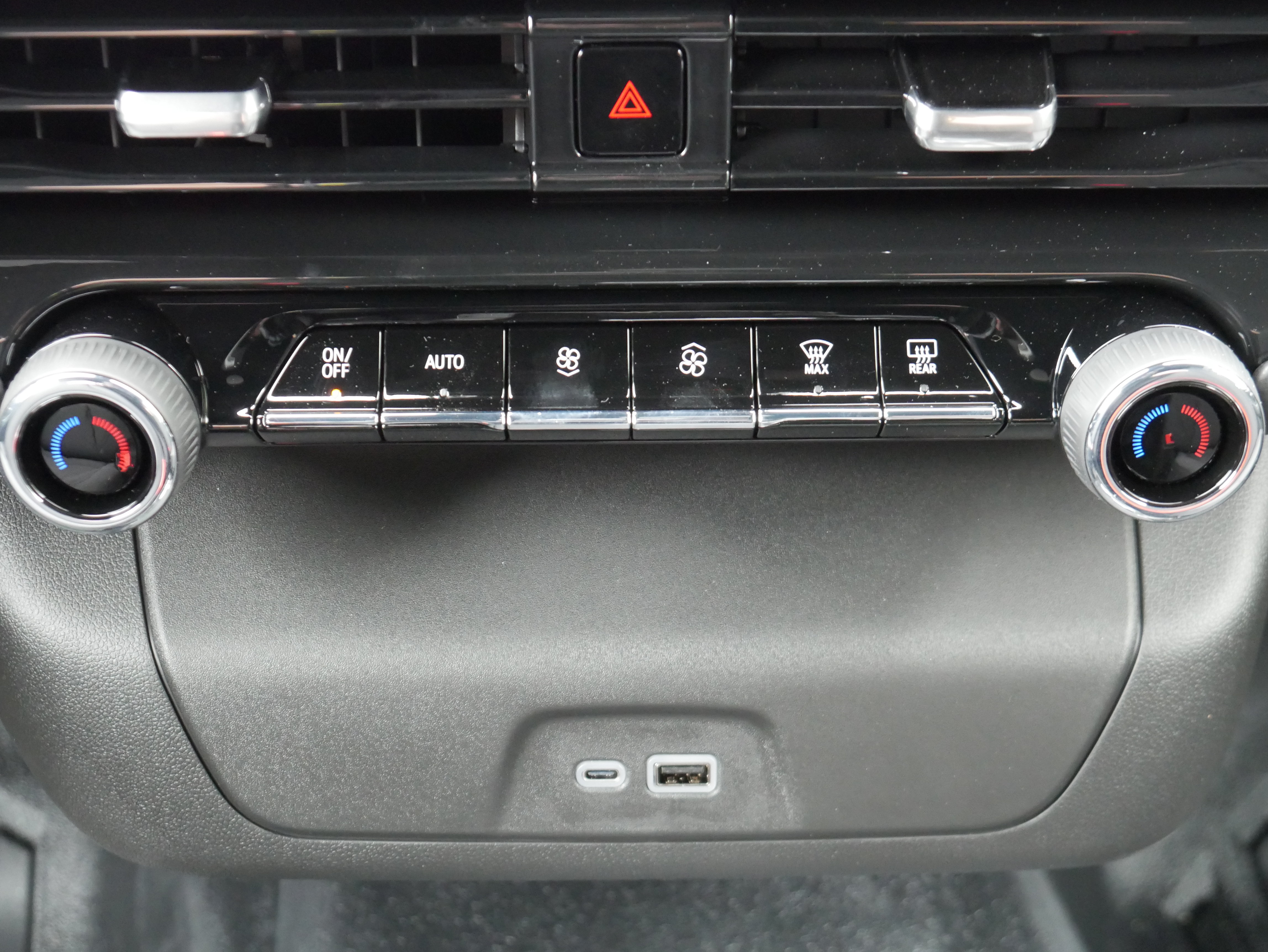 New 2025 Chevrolet Tahoe 4WD w/ 1FL Safety Package image 22