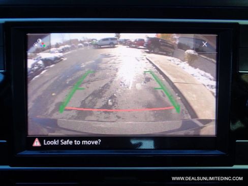 Used 2023 Volkswagen Atlas SE image 14