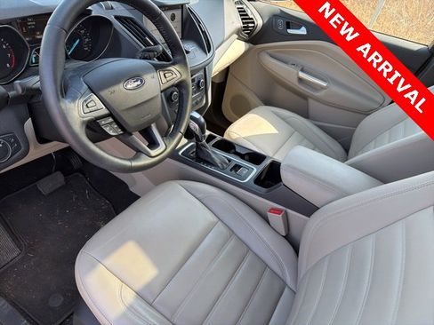 Used 2018 Ford Escape SEL image 10