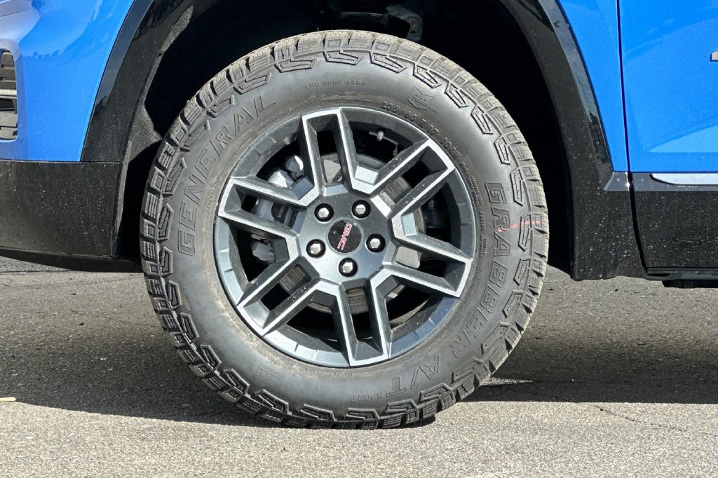 New 2027 GMC Terrain AT4 w/ Convenience Package III AWD/4WD image 10