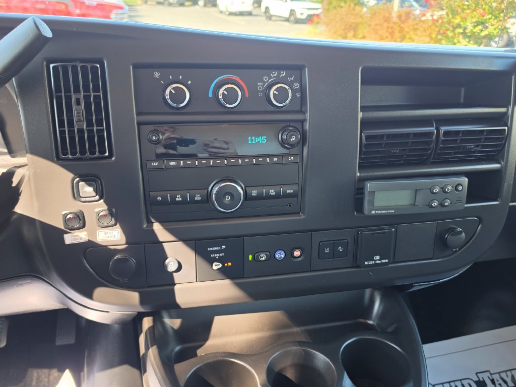 Used 2024 GMC Savana 3500 w/ Power Convenience Package RWD image 23