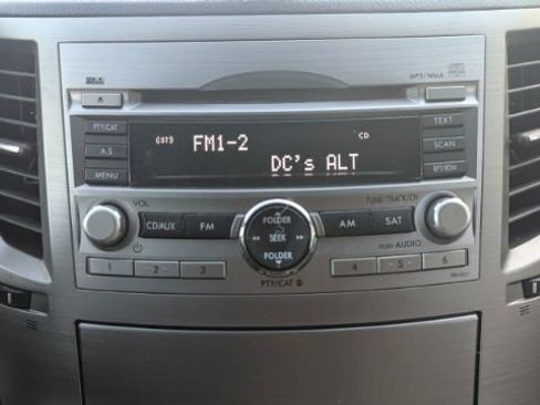 Used 2011 Subaru Outback 2.5i Premium w/ All-Weather Pkg image 33