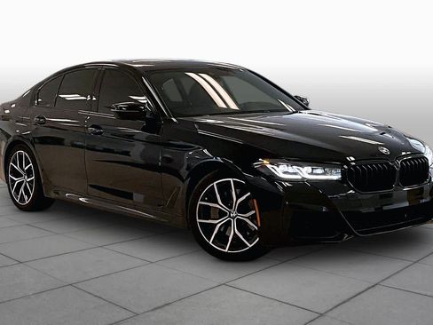 Used 2021 BMW 530i w/ M Sport Package RWD image 2