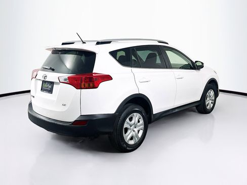 Used 2015 Toyota RAV4 LE image 9