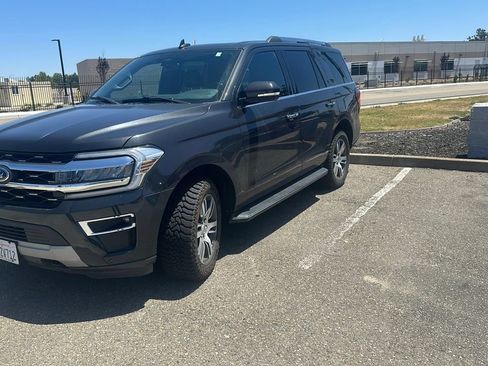 Used 2022 Ford Expedition Limited AWD/4WD image 1