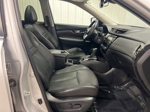 Used 2020 Nissan Rogue SL w/ Premium Package image 8
