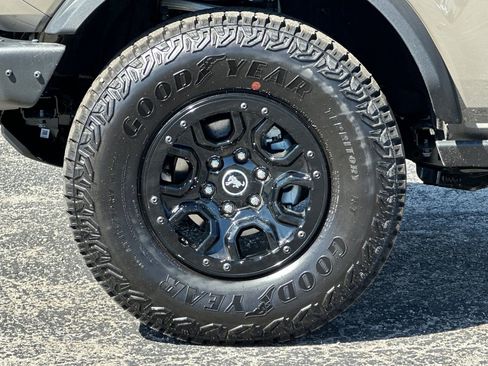 New 2026 Ford Bronco Badlands image 25