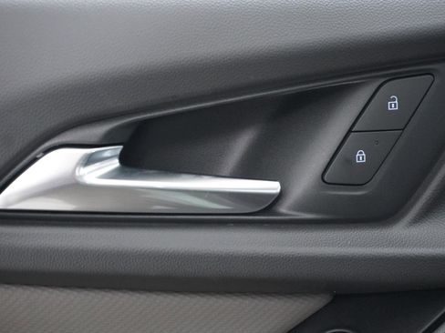 New 2026 Chevrolet Equinox LT w/ Convenience Package II image 16