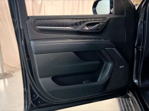 Used 2023 GMC Yukon XL Denali w/ Advanced Technology Package image 21