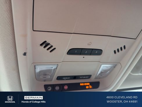 Used 2023 GMC Acadia Denali w/ Denali Technology Package image 25