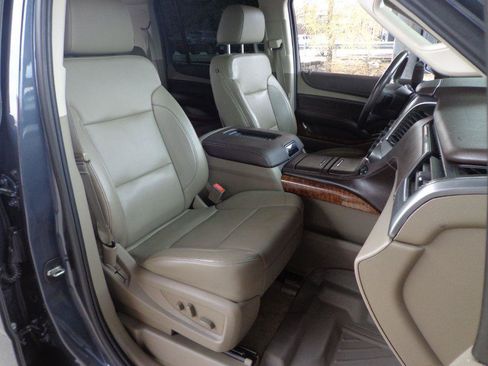 Used 2015 Chevrolet Suburban LTZ image 17