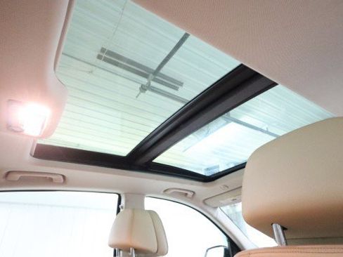 Used 2017 BMW 550i Gran Turismo xDrive image 12