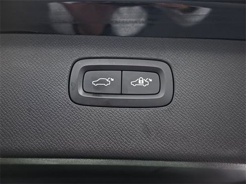Used 2024 Volvo XC90 B5 Plus image 30