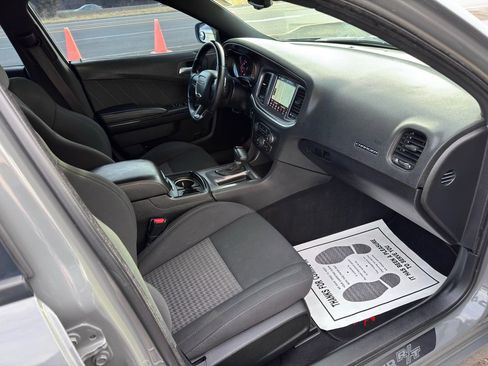 Used 2019 Dodge Charger R/T w/ Blacktop Package image 30