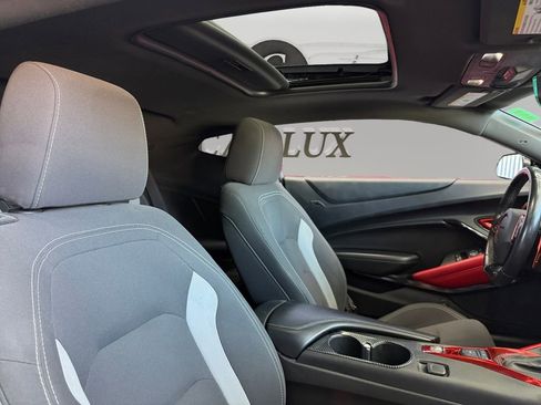 Used 2017 Chevrolet Camaro SS RWD image 14