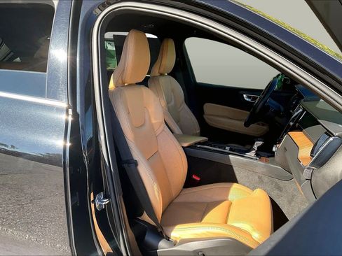Used 2021 Volvo XC60 T5 Inscription w/ Protection Package FWD image 8