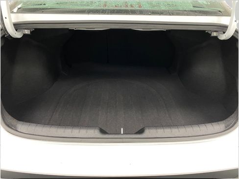 Certified 2025 Hyundai Elantra SEL FWD image 5