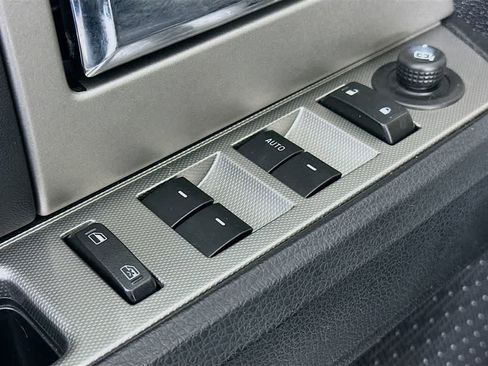 Used 2017 Ford Expedition XLT image 29