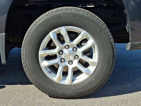 Used 2023 Chevrolet Silverado 1500 LT image 36