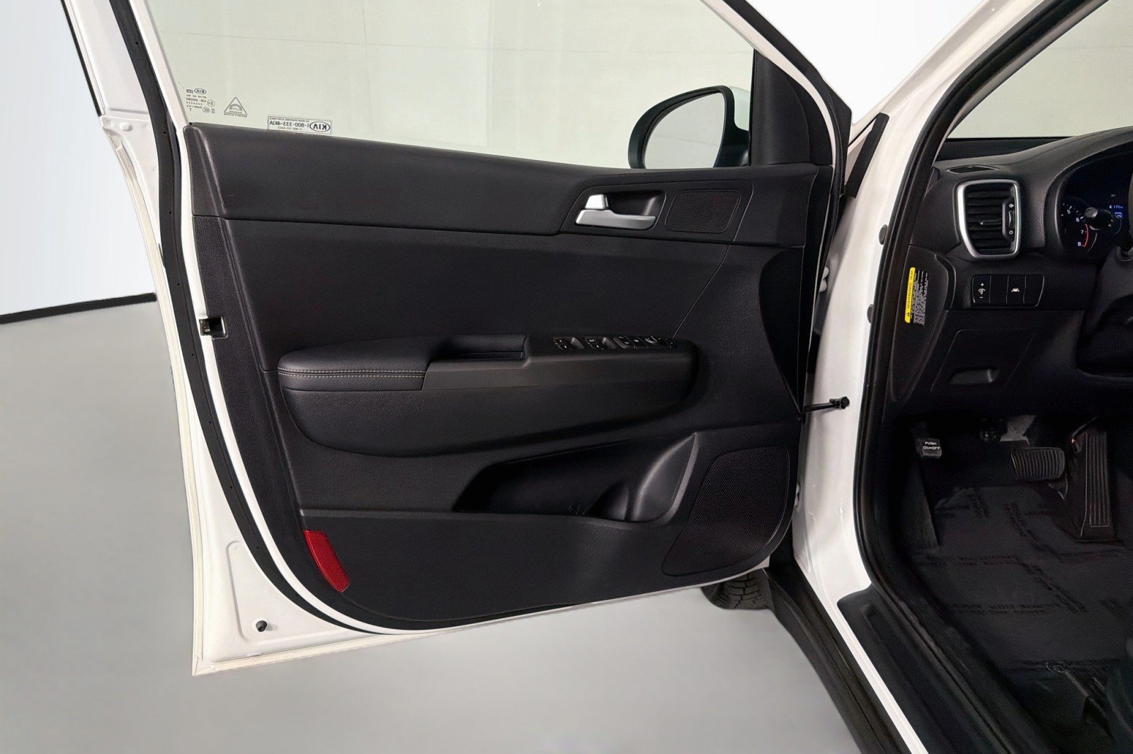 Used 2020 Kia Sportage LX FWD image 23