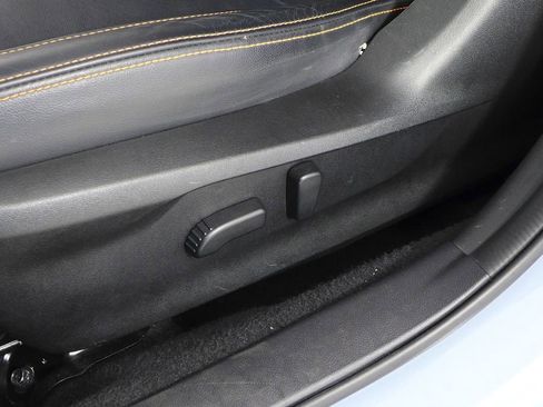 Used 2019 Subaru Crosstrek 2.0i Limited w/ Moonroof Package w/Navigation AWD/4WD image 23