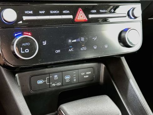 Certified 2025 Hyundai Tucson SEL AWD/4WD image 19