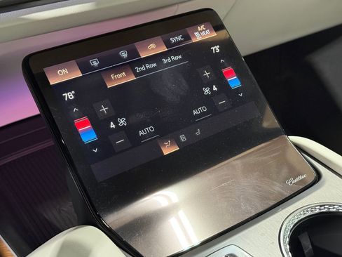 New 2026 Cadillac Vistiq Sport image 32