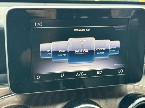 Used 2019 Mercedes-Benz GLC 300 image 28