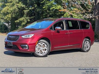 Certified 2022 Chrysler Pacifica Limited