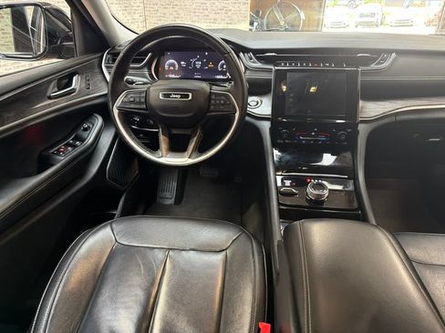 Used 2022 Jeep Grand Cherokee L Limited AWD/4WD image 18