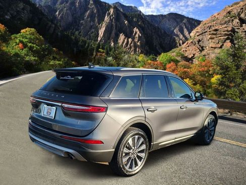 Used 2021 Lincoln Corsair Reserve w/ Equipment Group 201A image 3