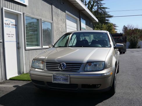 Used 2004 Volkswagen Jetta GLS image 2