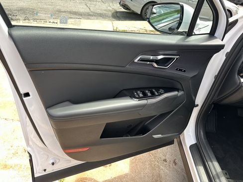 Certified 2023 Kia Sportage SX FWD image 10