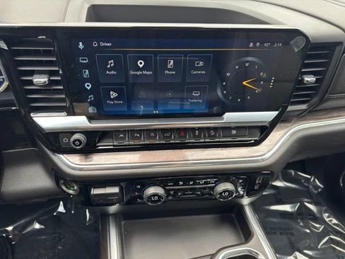 Used 2023 Chevrolet Silverado 1500 LTZ AWD/4WD image 17