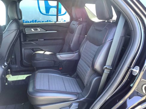 Used 2025 Ford Explorer ST-Line AWD/4WD image 13