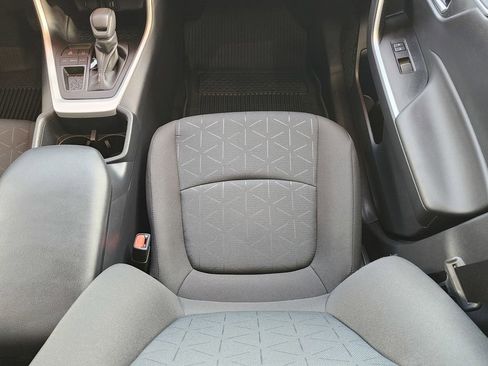 Used 2025 Toyota RAV4 XLE w/ Convenience Package FWD image 13