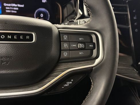 Used 2022 Jeep Wagoneer Series II AWD/4WD image 22