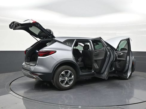 Used 2024 Chevrolet Blazer LT FWD image 27
