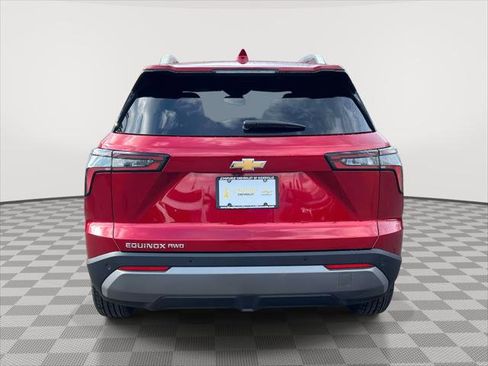 Used 2025 Chevrolet Equinox LT w/ Convenience Package II image 6