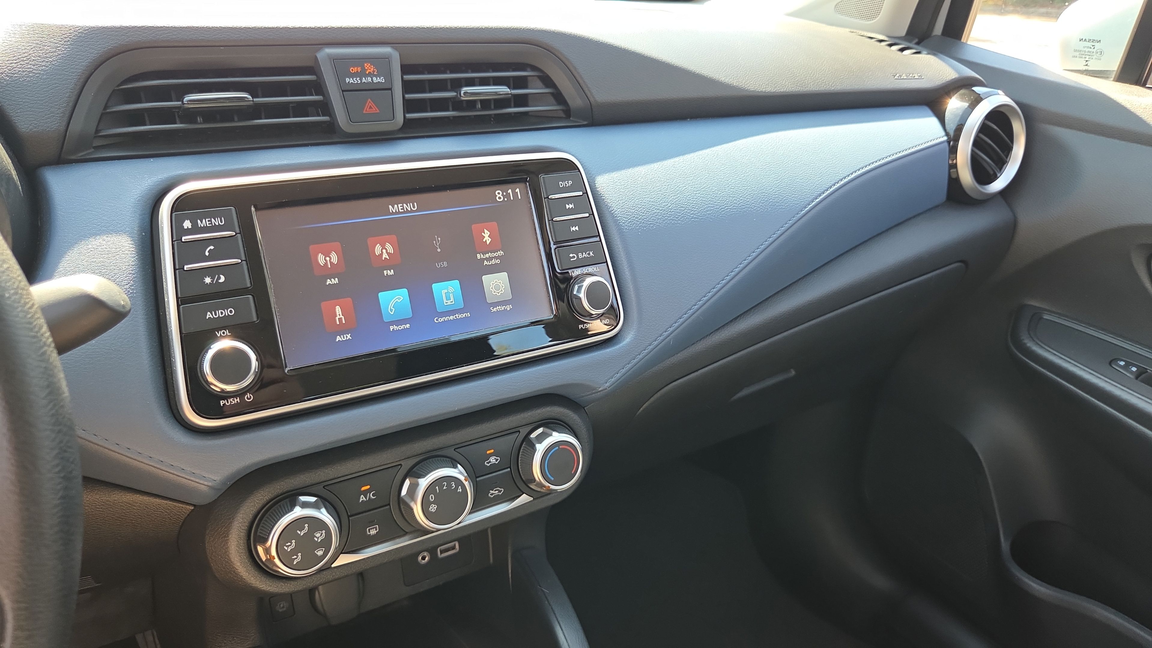 Used 2025 Nissan Versa SV FWD image 23