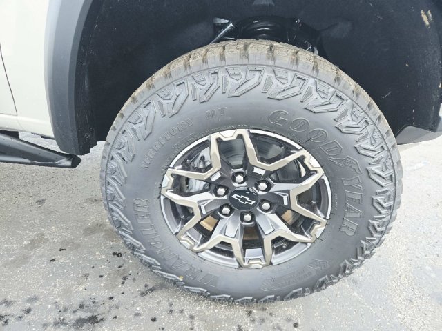 New 2026 Chevrolet Colorado ZR2 w/ Technology Package AWD/4WD image 18