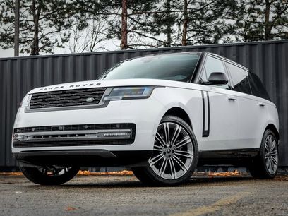 New 2025 Land Rover Range Rover Long Wheelbase SE