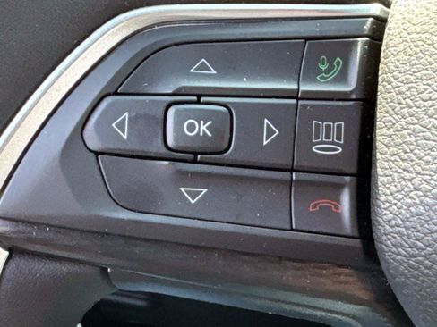 Used 2025 Jeep Grand Cherokee 4WD image 18