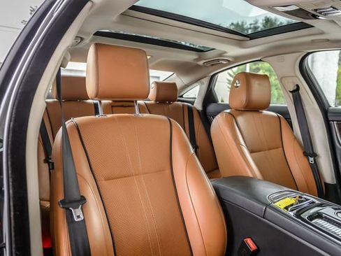 Used 2017 Jaguar XJ R-Sport image 38