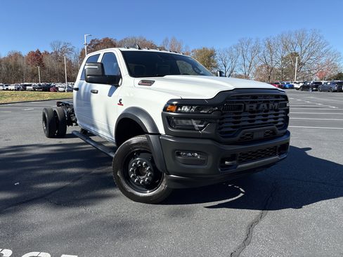 New 2026 RAM 5500 Tradesman image 2