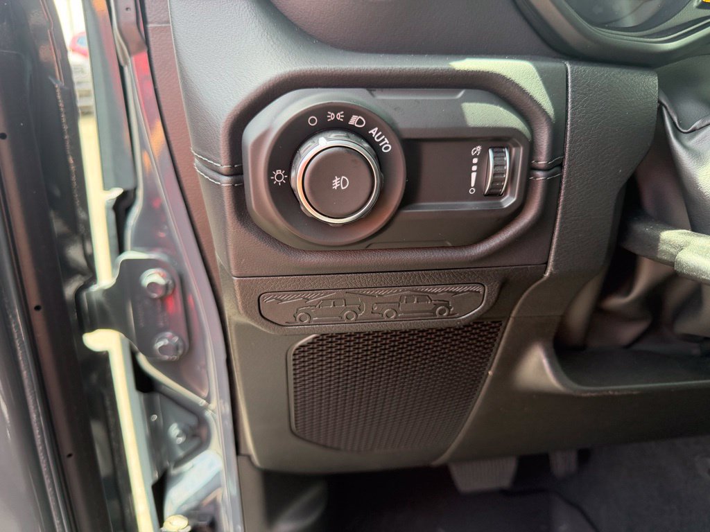 New 2026 Jeep Wrangler Unlimited Sahara AWD/4WD image 18
