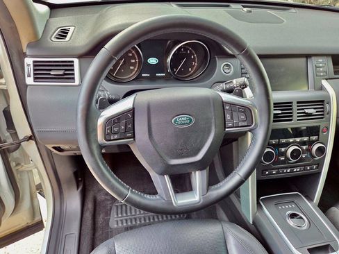 Used 2017 Land Rover Discovery Sport HSE AWD/4WD image 27